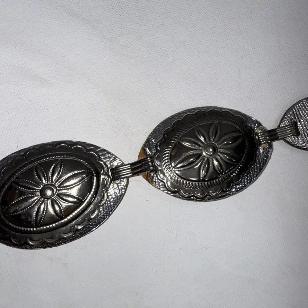 Vintage Y2K Silver Tone Stamped Metal‎ Boho Western Rodeo Concho Style Belt